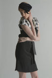 SQUARE YOKE PANELS FIVE THIS RELAXED  COOL SHAPE, TIE A BELT TO SHAPE YOUR  WAIST