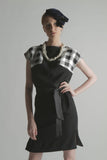 SQUARE YOKE PANELS FIVE THIS RELAXED  COOL SHAPE, TIE A BELT TO SHAPE YOUR  WAIST